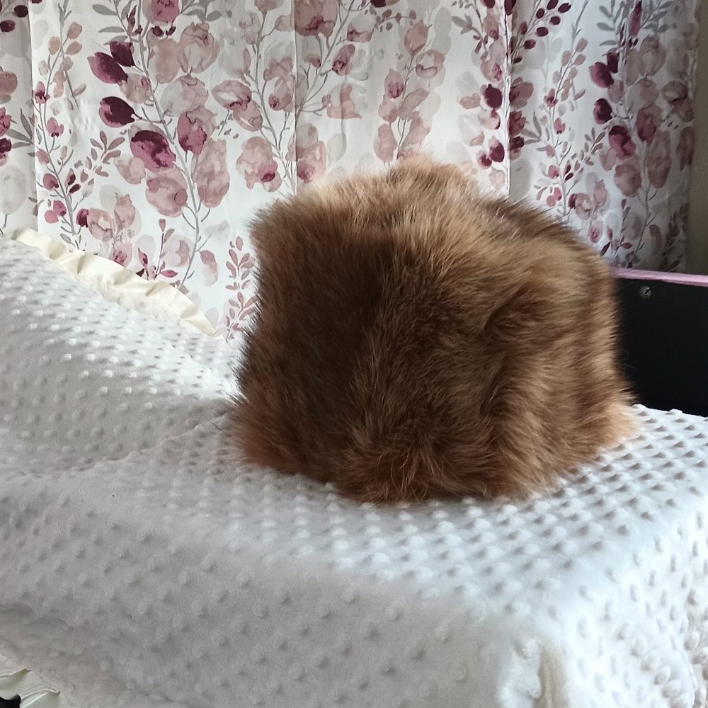 Fur Hat - Picture 3 of 14
